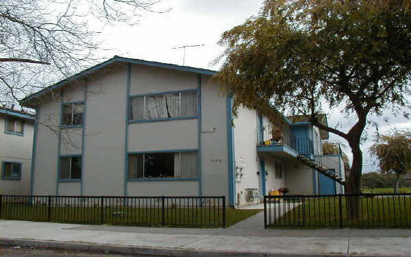 5208 Snow Dr in San Jose, CA - Foto de edificio - Building Photo