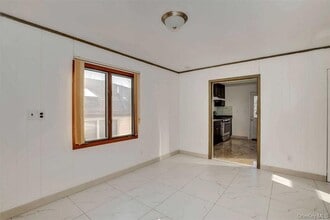 22 15th St in Bayville, NY - Building Photo - Building Photo