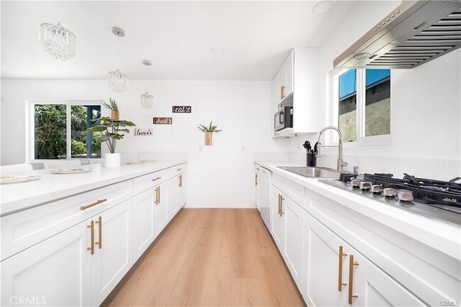 1011 W Myrtle St in Santa Ana, CA - Building Photo - Building Photo