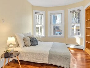 6 Priesing St, Unit 6 Priesing Unit 1 in Boston, MA - Building Photo - Building Photo