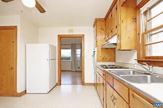 706 Grove Ave in Charlottesville, VA - Building Photo - Building Photo