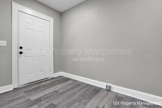 70 N Powell Ave in Columbus, OH - Foto de edificio - Building Photo