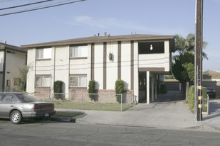 11725 Coldbrook Ave Apartments