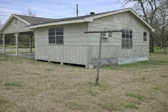 407 Nugier Ave in Abbeville, LA - Building Photo - Building Photo