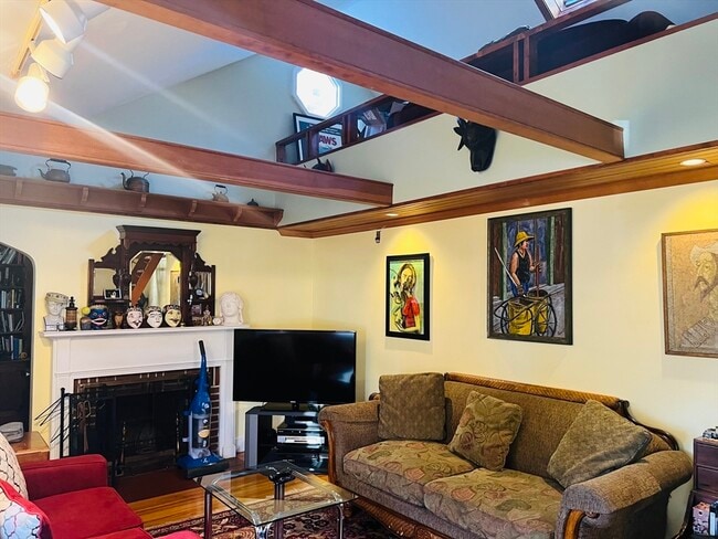 137 Warwick Rd in Newton, MA - Building Photo - Building Photo