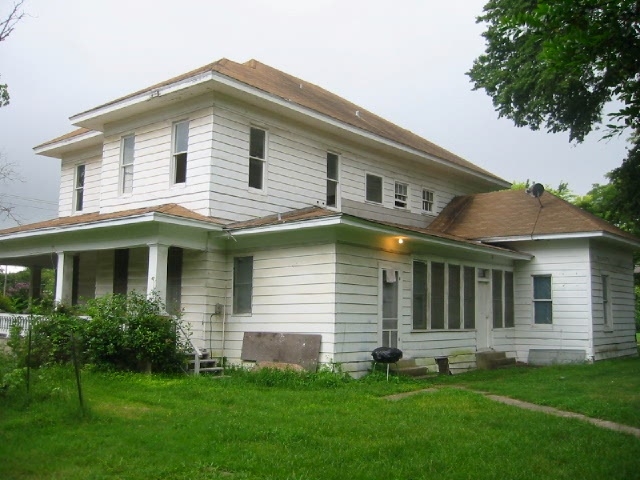 301 E Brin in Terrell, TX - Foto de edificio - Building Photo