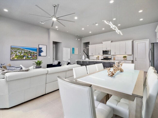 55 Atlantic Dr in Palm Coast, FL - Foto de edificio - Building Photo