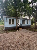 2204 Barnhill Rd in Jonesboro, AR - Building Photo