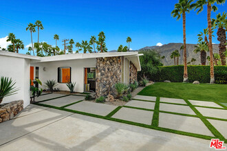 1155 E Mesquite Ave in Palm Springs, CA - Building Photo - Building Photo