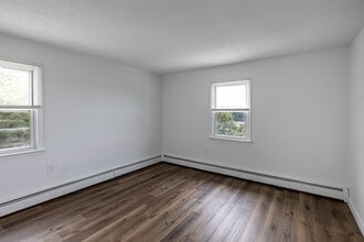 Thamesview Apartments in Norwich, CT - Building Photo - Interior Photo