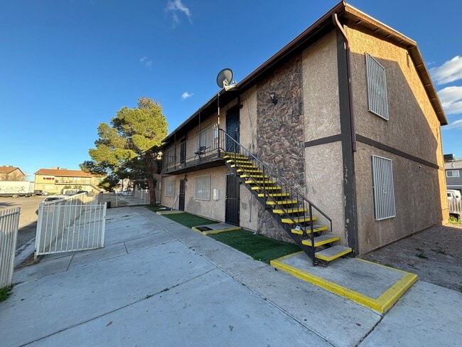 4765 Thunderbolt Ave in Las Vegas, NV - Building Photo - Building Photo