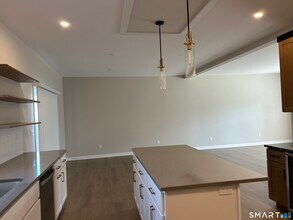 62 Soundview Ave in Fairfield, CT - Building Photo - Building Photo