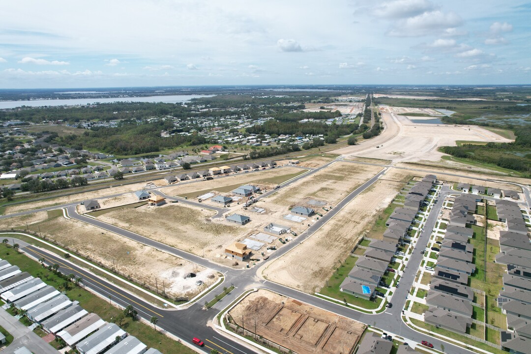 Hammock Reserve in Haines City, FL - Building Photo