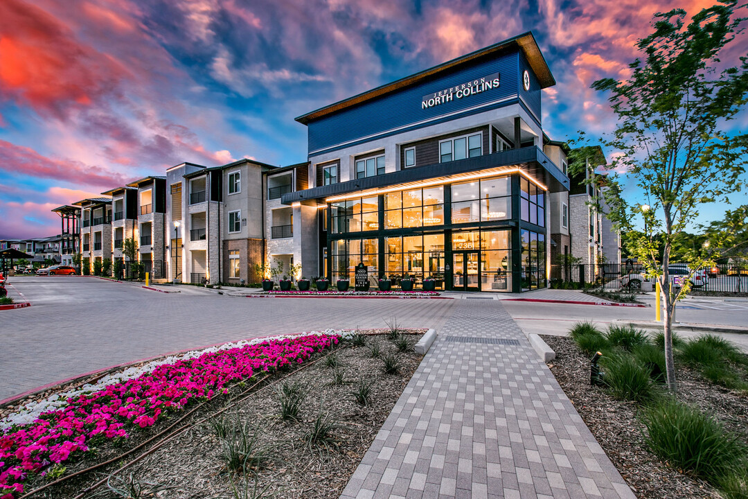 Jefferson North Collins in Arlington, TX - Building Photo