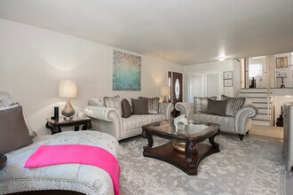 8253 Karlov Ave in Skokie, IL - Building Photo - Building Photo