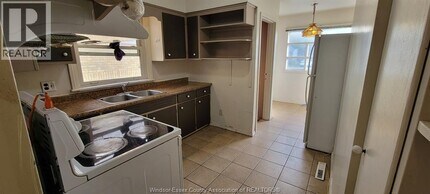 3006 Alexander Ave in Windsor, ON - Building Photo - Building Photo