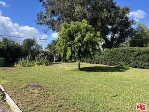 13429 Cantara St in Los Angeles, CA - Building Photo - Building Photo