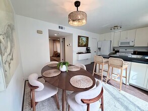 177 N Singingwood St in Orange, CA - Building Photo - Building Photo