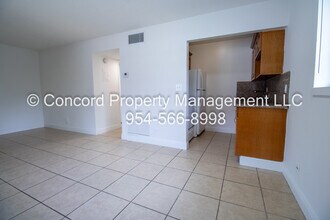 1727 Liberty St in Hollywood, FL - Building Photo - Building Photo