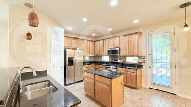 16325 N 73rd Dr in Peoria, AZ - Building Photo - Building Photo