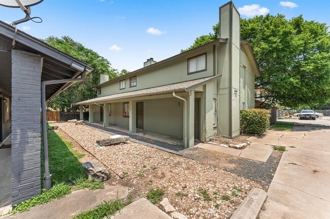 property at 1320 Southport Dr