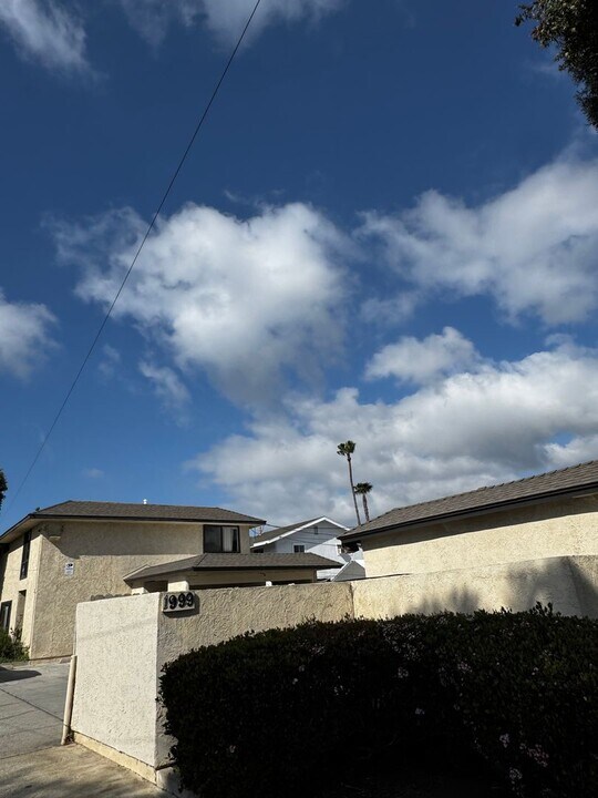 1995-1999 Maple St in Costa Mesa, CA - Building Photo