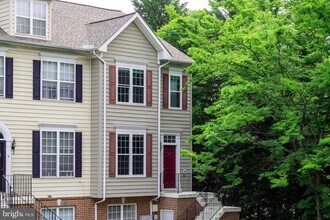 1 Harbour Heights Dr in Annapolis, MD - Building Photo - Building Photo