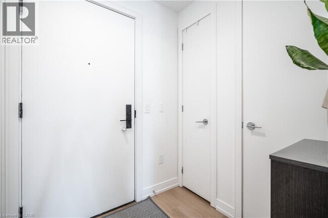 1 Jarvis St in Hamilton, ON - Building Photo - Building Photo