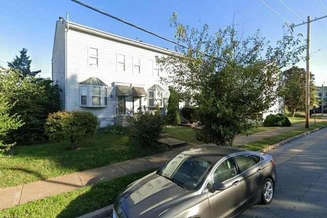 property at 2757 Park Ave