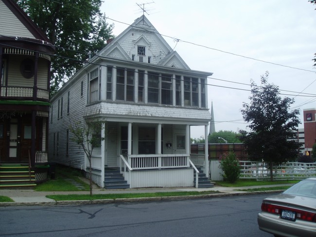 312 Summitt Ave in Schenectady, NY - Building Photo - Building Photo