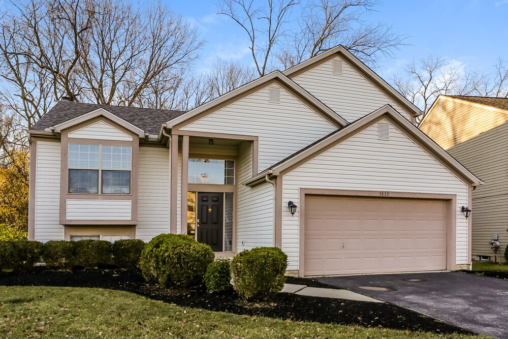 3839 Highland Bluff Dr in Groveport, OH - Foto de edificio