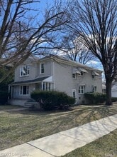 1002 E Lincoln Ave in Royal Oak, MI - Building Photo - Building Photo