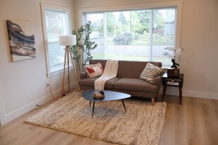 204 E 35th St in Vancouver, WA - Building Photo