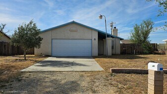8124 Underwood Ave in California City, CA - Building Photo
