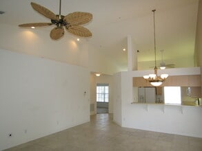 868 Saranac Lake Dr in Venice, FL - Building Photo - Building Photo