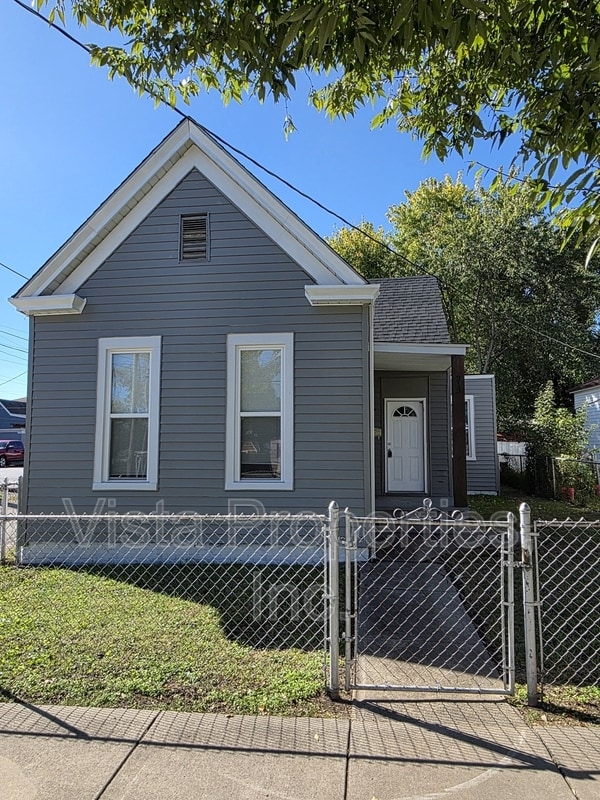 property at 313 Thomas St