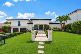 2948 NE 35th Ct in Lighthouse Point, FL - Building Photo