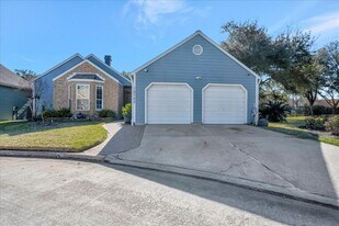 16702 Dale Oak Way in Houston, TX - Building Photo