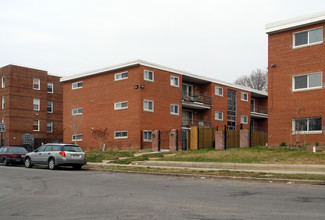 1384 Bryant St NE in Washington, DC - Building Photo - Building Photo