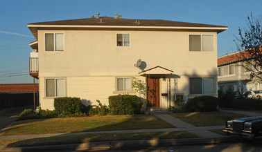 525 S Eremland Dr in Covina, CA - Foto de edificio - Building Photo