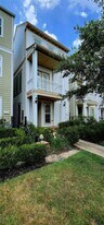11 W Rafters Row in The Woodlands, TX - Building Photo