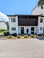 1626 Stickney Point Rd in Sarasota, FL - Building Photo