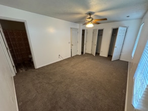 5073 S 1800 W in Roy, UT - Foto de edificio - Building Photo