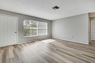2453 Keeport Dr in Spring Hill, FL - Building Photo - Building Photo