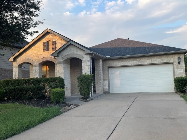 property at 4507 Montcliff Bend Ln