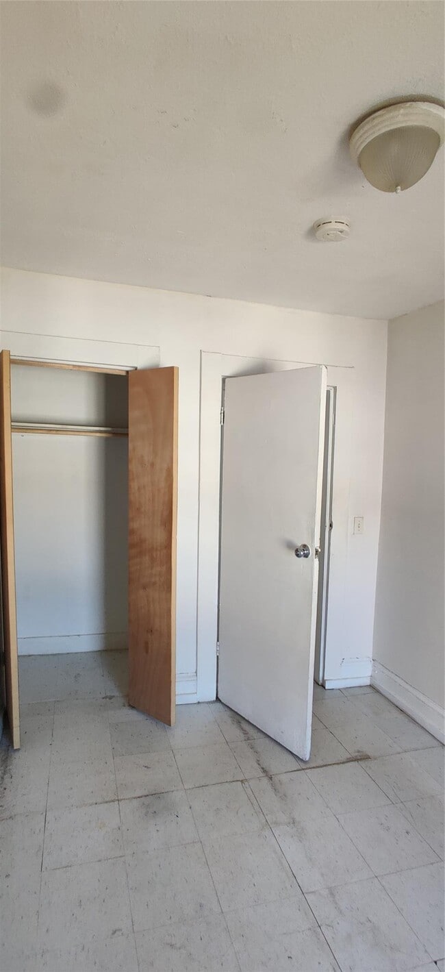 134 Chambers St in Newburgh, NY - Building Photo - Building Photo