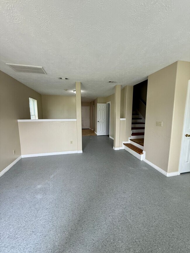 1205 Bookertee St in Baytown, TX - Building Photo - Building Photo