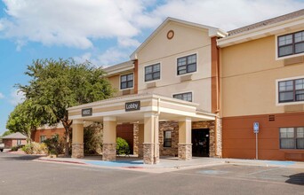 4802 S Loop 289 in Lubbock, TX - Building Photo - Building Photo