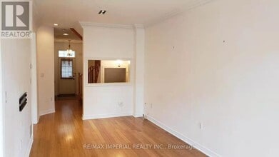 25 Ruby Crescent in Richmond Hill, ON - Building Photo - Building Photo