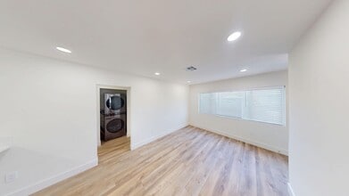 6255 Stewart St in San Diego, CA - Building Photo - Building Photo